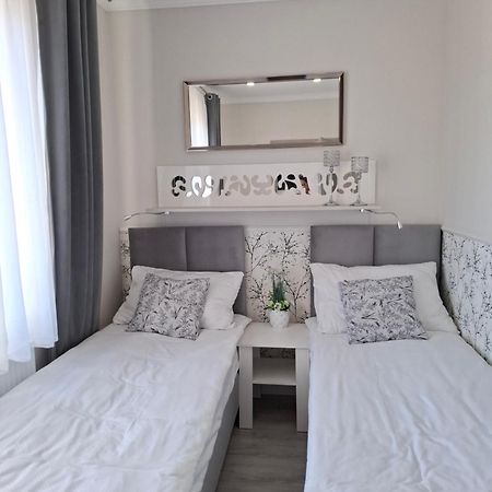 Pokoje Goscinne I Apartamenty Margaret Kudowa-Zdrój Exterior foto